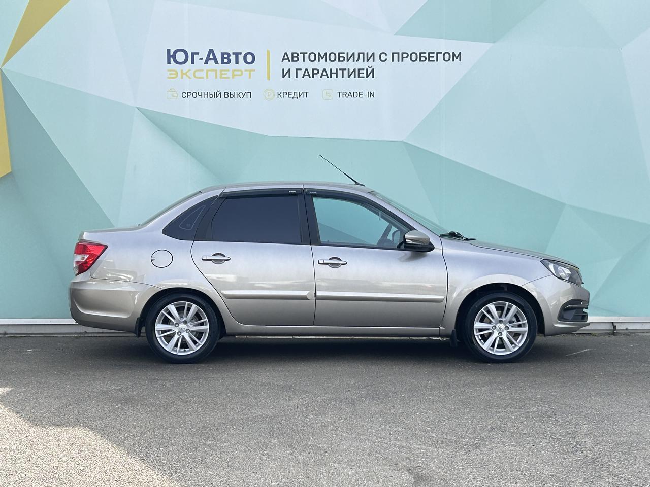 Автосалоны Юг-Авто Эксперт | Купить б/у LADA Granta #CLUB Серый 1.6 MT 16  кл (106 л. с.) 2020 года по цене 845 000 рублей с пробегом в Краснодаре