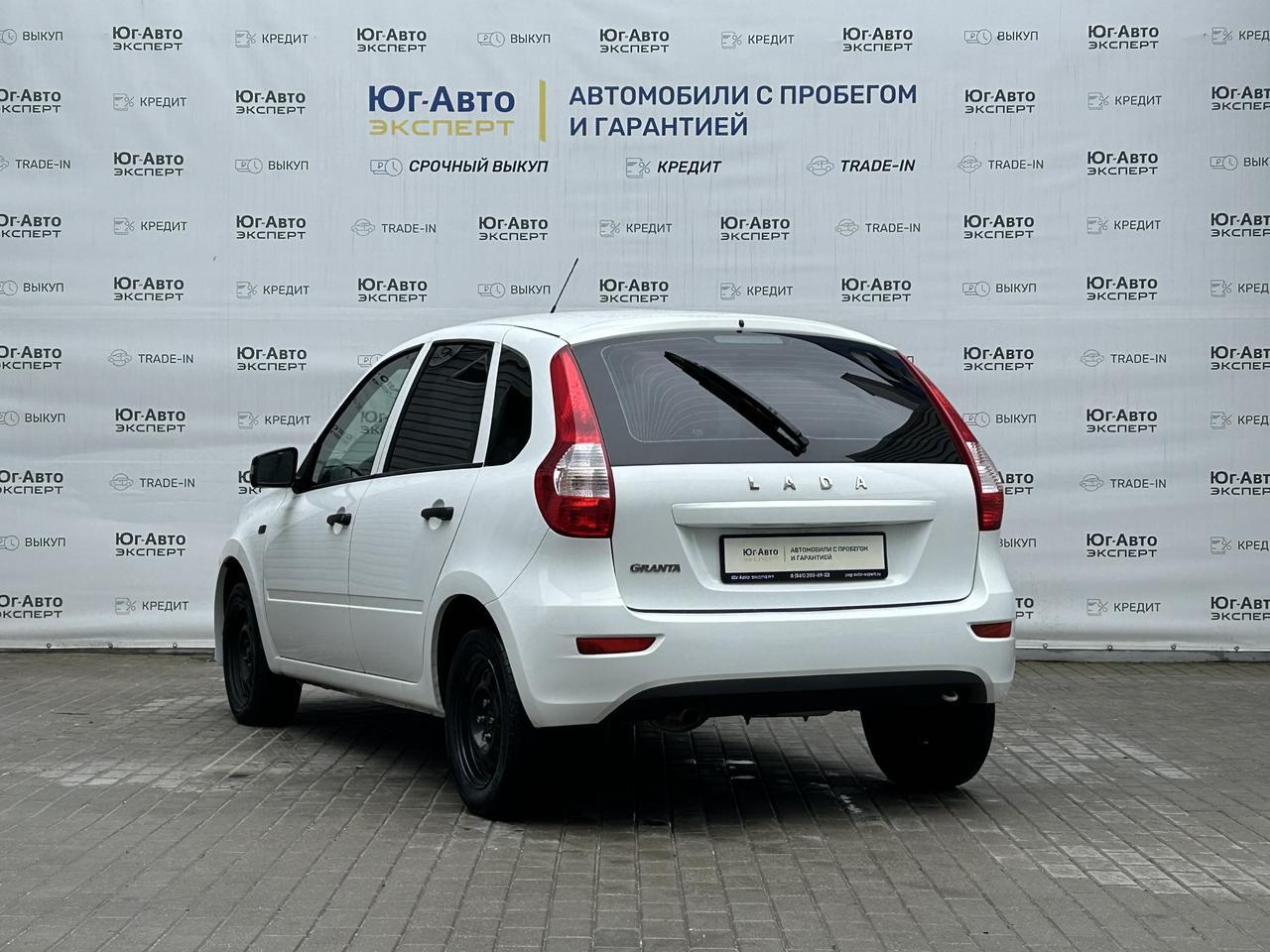 Автосалоны Юг-Авто Эксперт | Купить б/у LADA Granta Белый 1.6 MT 8кл (87 л.  с.) 2020 года по цене 742 000 рублей с пробегом в Новороссийске