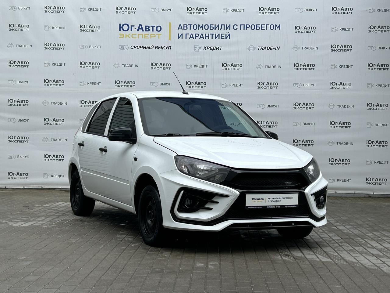 Автосалоны Юг-Авто Эксперт | Купить б/у LADA Granta Белый 1.6 MT 8кл (87 л.  с.) 2020 года по цене 742 000 рублей с пробегом в Новороссийске