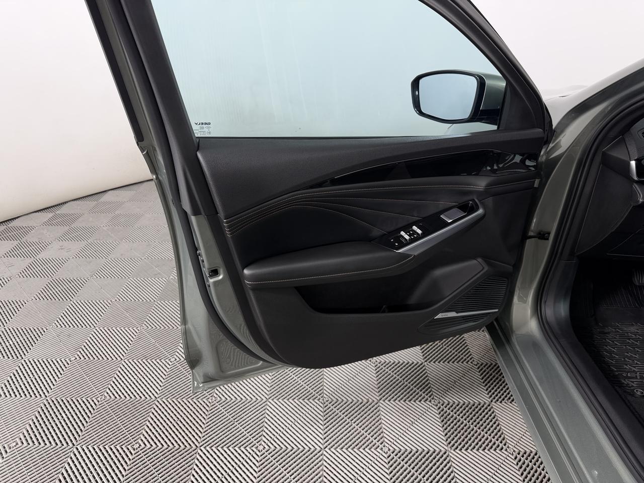 Geely Preface  Флагман