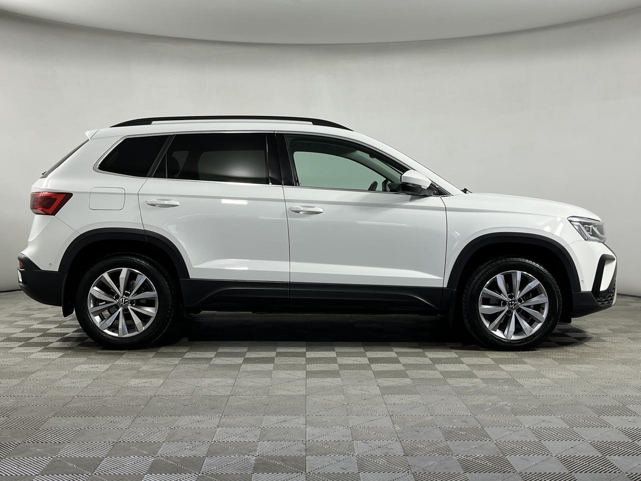 Volkswagen Taos  