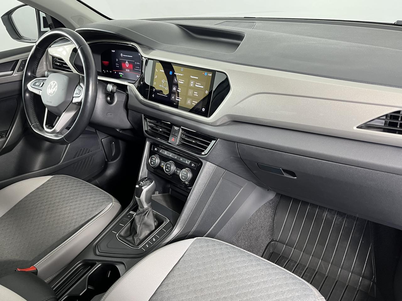 Volkswagen Taos  
